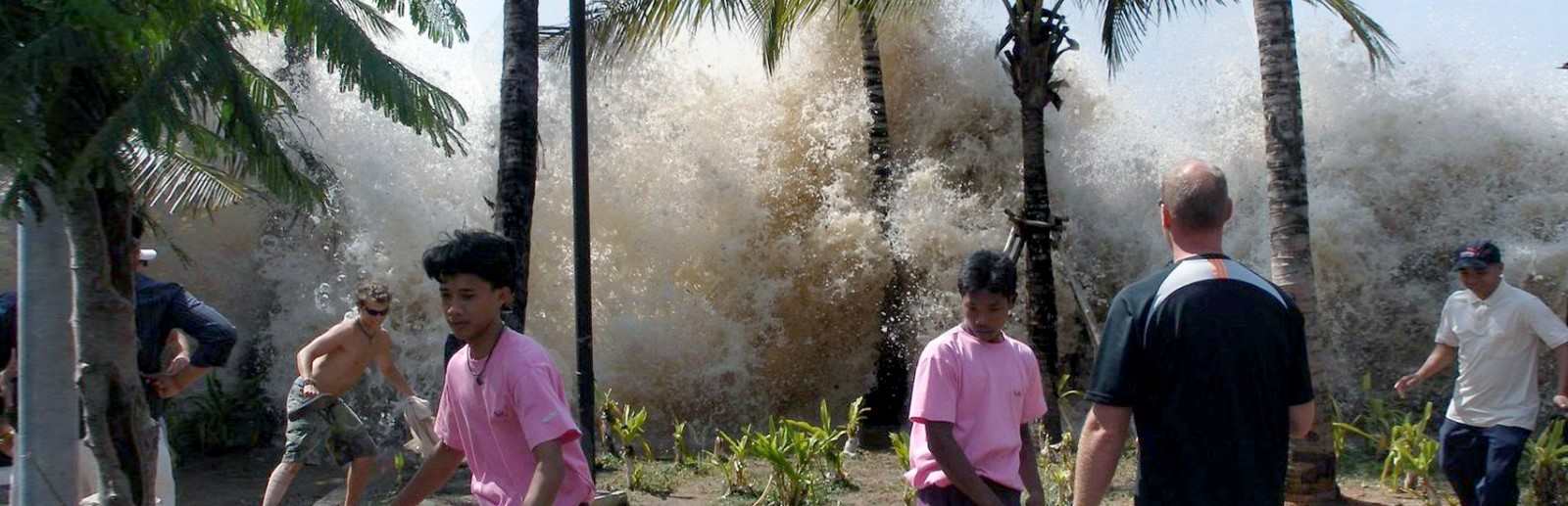 Phuket tsunami 2004 Patong.jpg