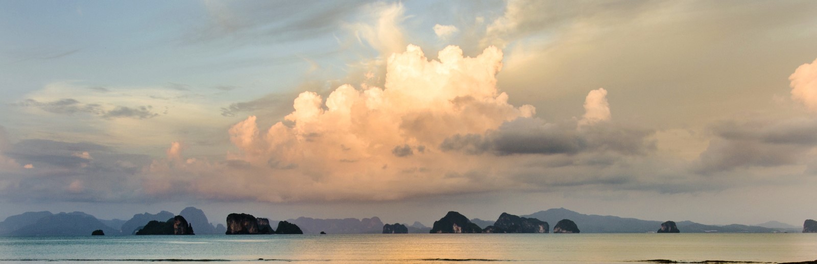 BATEAUX DE PHUKET A KOH YAO NOI.jpg