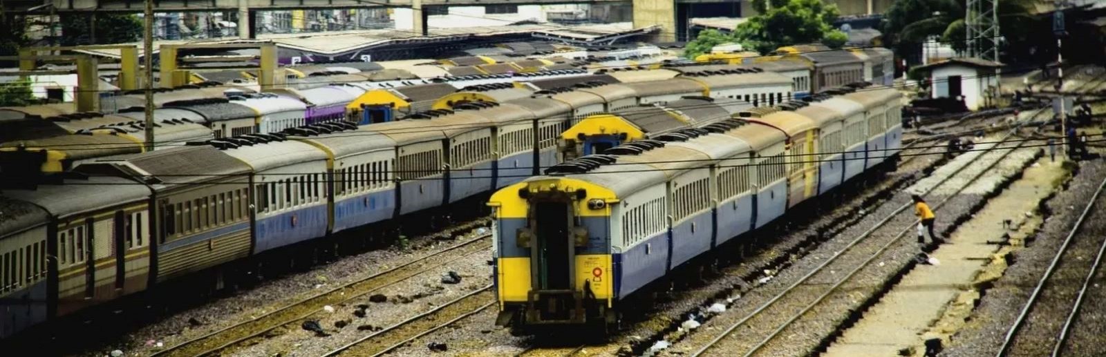 Gare ferroviare à Bangkok.jpg