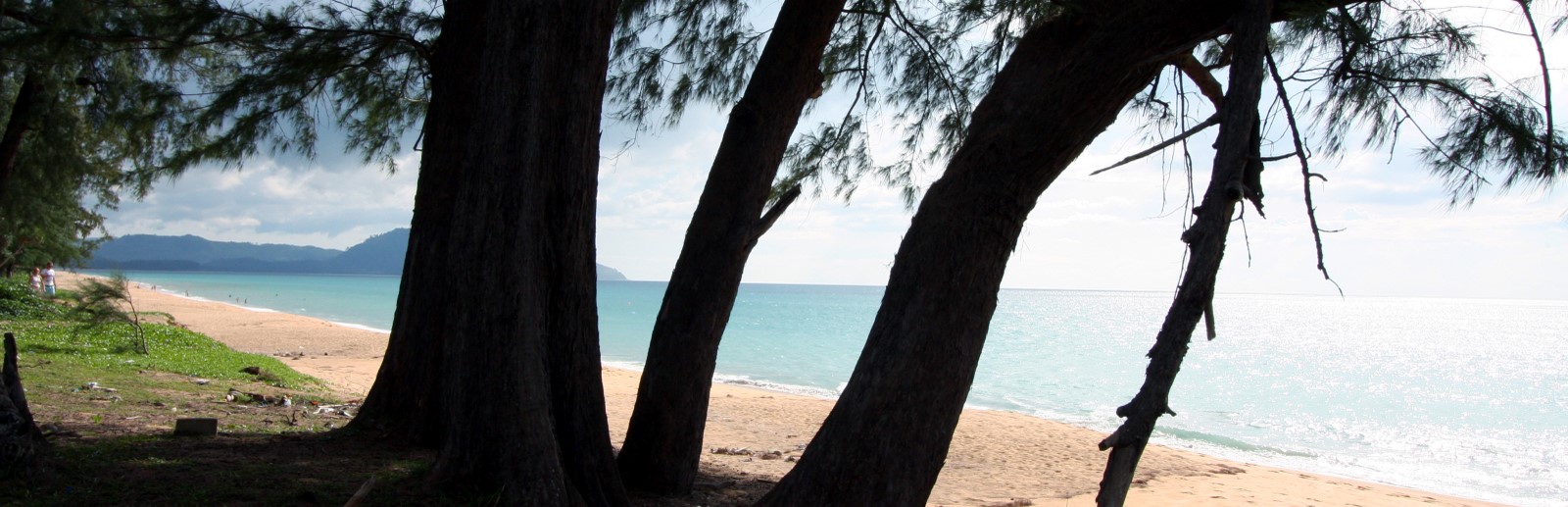 PLAGE DE MAI KHAO PHUKET EN THAILANDE.jpg