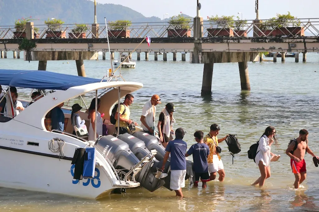 ARRIVEE DEPUIS CORAL ISLAND A CHALONG