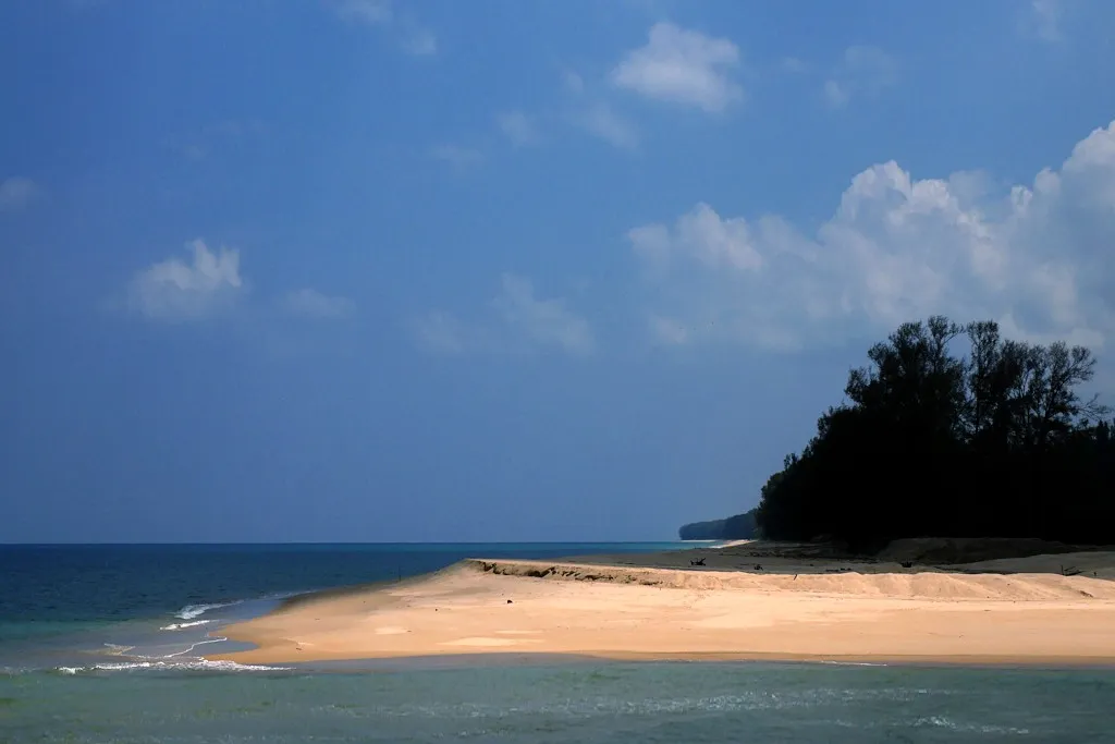 AU NORD DE THA SAI BEACH