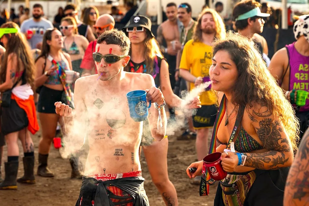 BACKPACKERS ET NEO HIPPIES EN THAILANDE