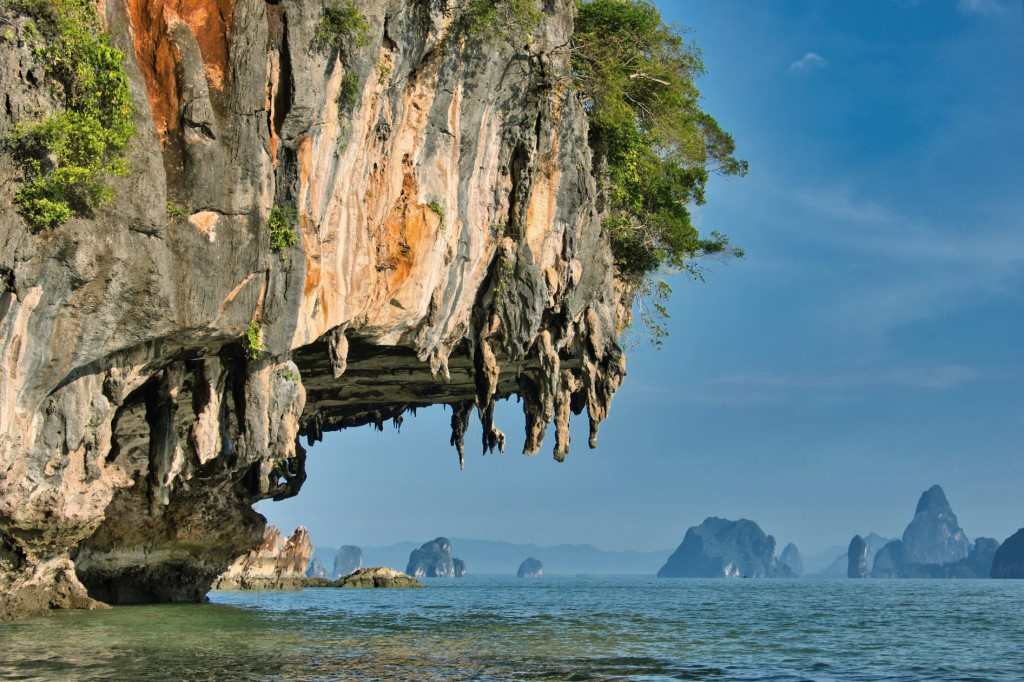 BAIE DE PHANG NGA AU NORD EST DE PHUKET THAILANDE