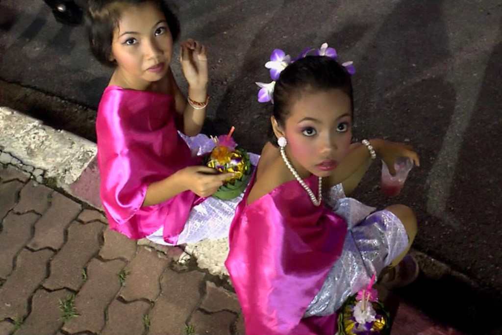 FILLETTES A LOY KRATONG PHUKET TOWN