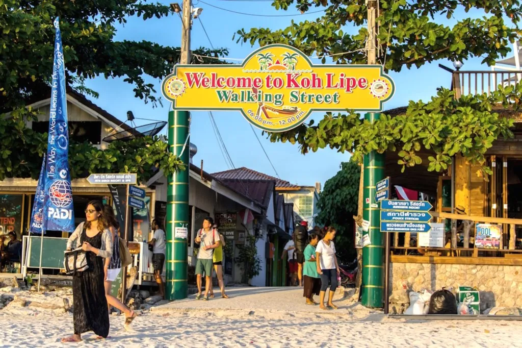 KOH LIPE WALKING STREET