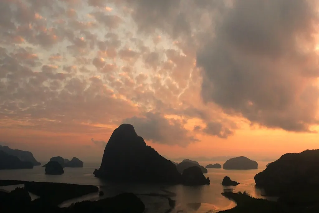 KOH PHRA WAT NOI EN BAIE DE PHANG NGA