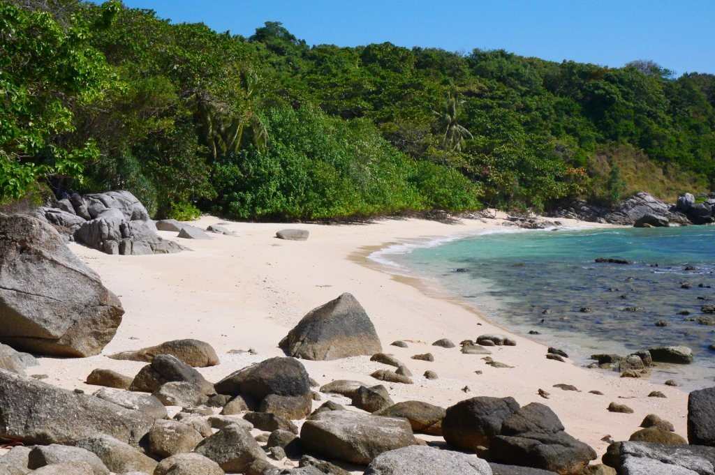 la plage secrete de Rawai au sud de Phuket