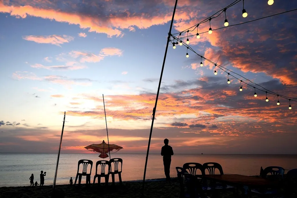 LAEM POM BANG LUT BEACH KHAO LAK