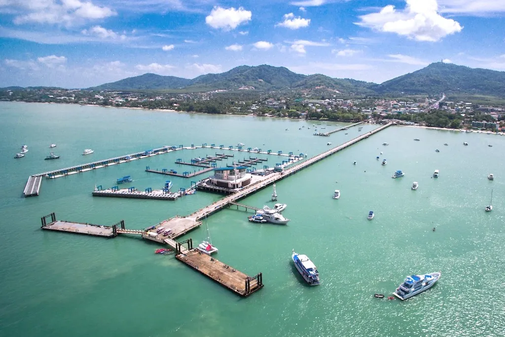 LE PORT DE CHALONG A PHUKET EN THAILANDE