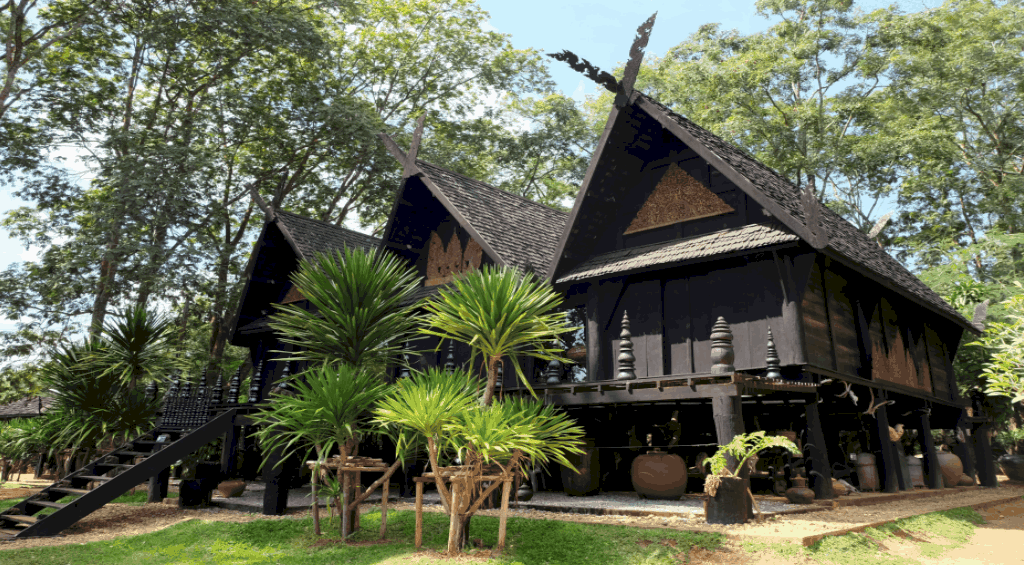 ​​MAISONS TRADITIONNELE THAILANDAISE