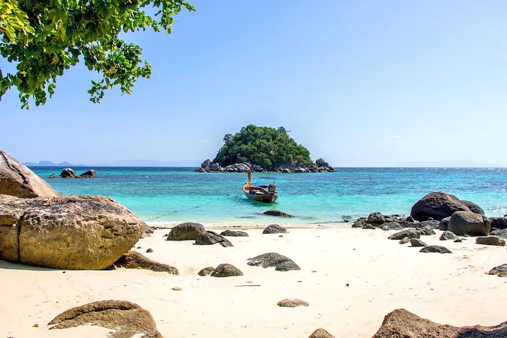 MOONS BEACH KOH LIPE