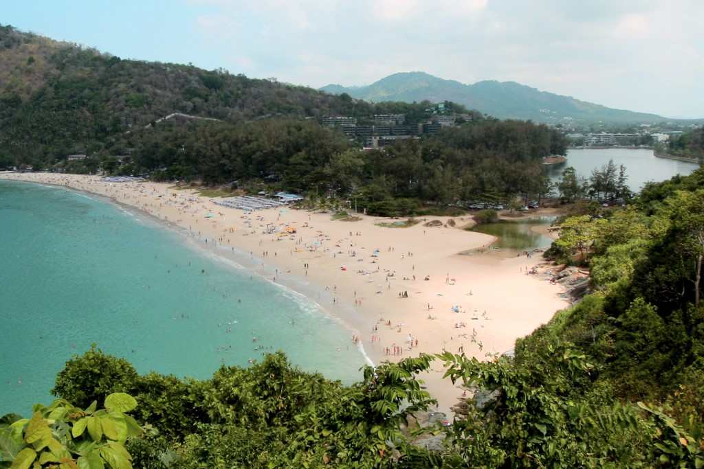 NAI HARN BEACH ET SON LAC