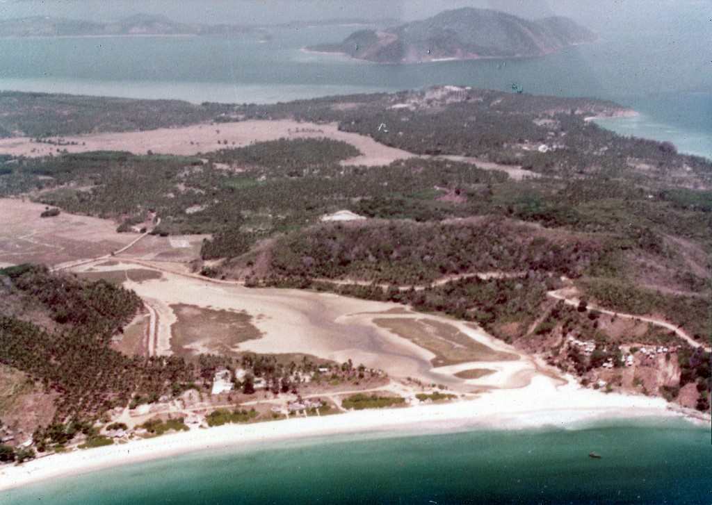 NAI HARN VUE AERIENNE 1977