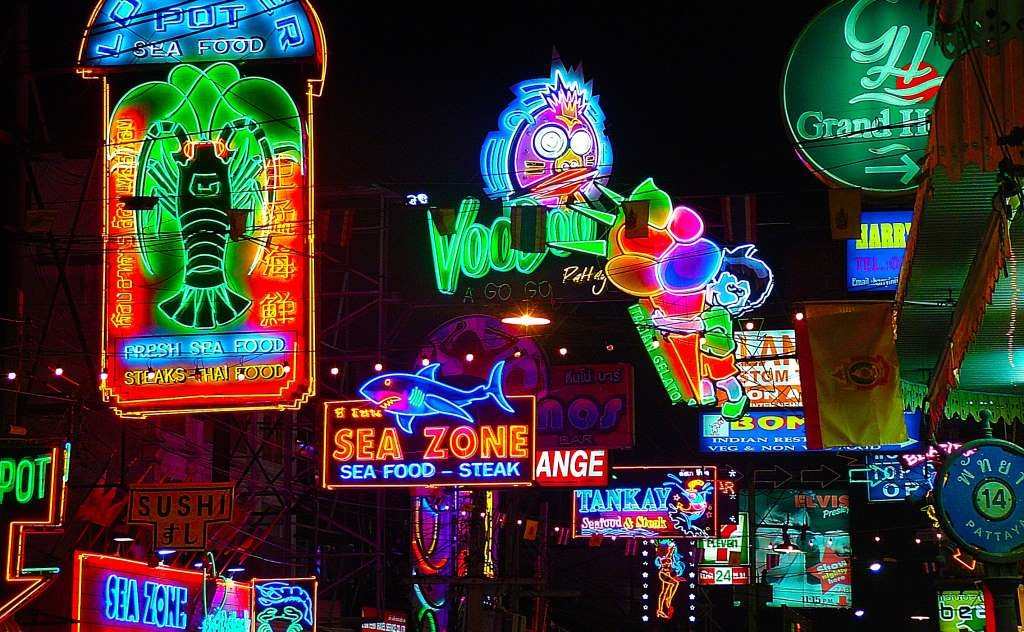 PATTAYA BY NIGHT