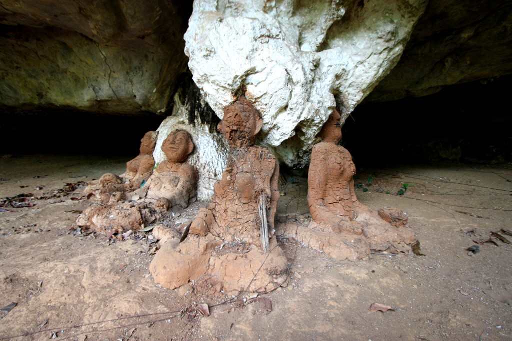 PHANG NGA THAP PUT KHAO TAO