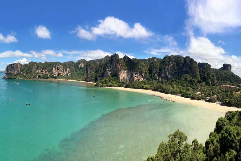 PHRA NANG BEACH À RAILAY Phra Nang Beach Railay Krabi