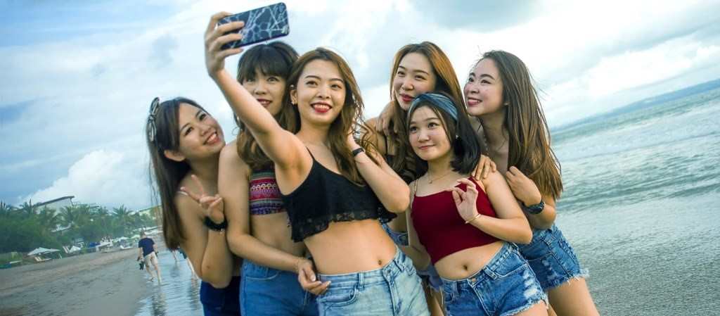 SELFIE DOMINATION DU PARAITRE