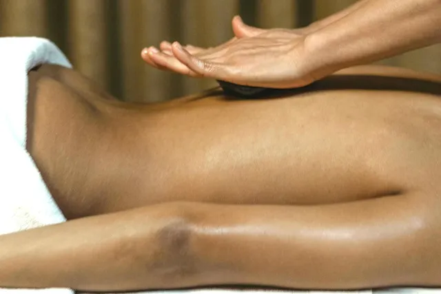MASSAGE THAILANDE TECHNIQUES HISTOIRES ECOLES