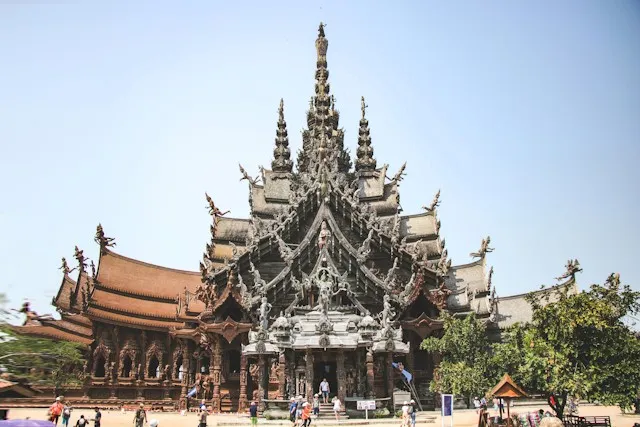 Pattaya Prasat Sam Ja-Tam