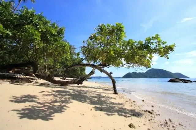 PLAGE LAEMKA PROVINCE DE PHUKET