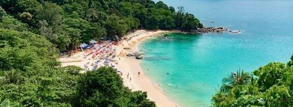 snorkeling à Laem Singh beach Phuket