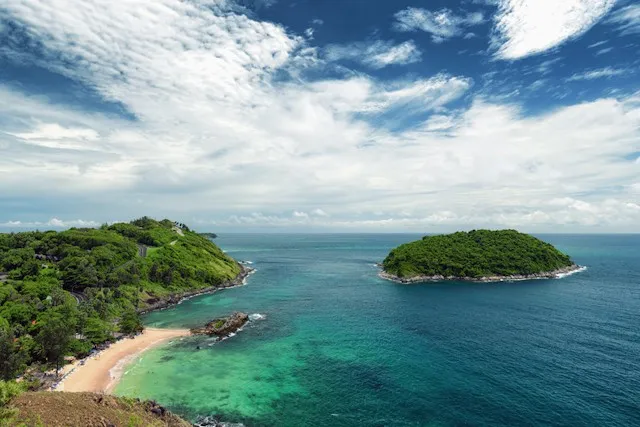 YA NUI BEACH RAWAI PHUKET THAILANDE